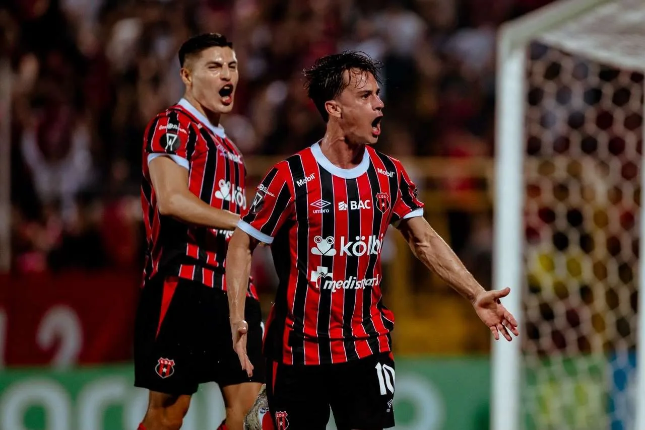 Añor marca y Alajuelense va por el título centroamericano