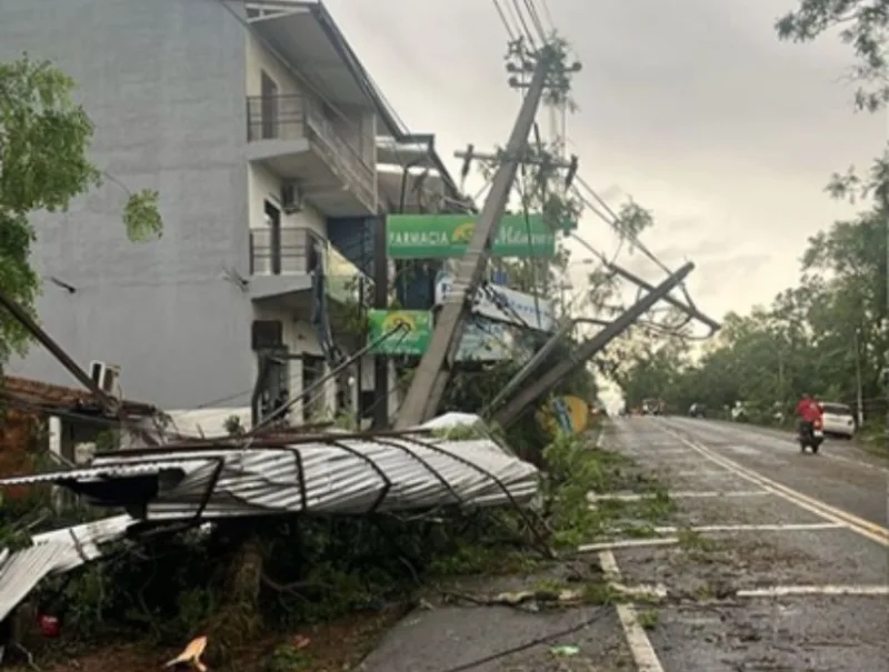 Tormenta con granizo deja daños y apagones en Asunción