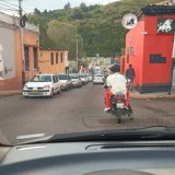 Fila kilométrica en Capacho Viejo por desvío vial