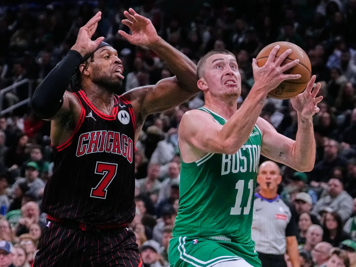 Pritchard lidera paliza de Boston sobre Chicago con 28 puntos
