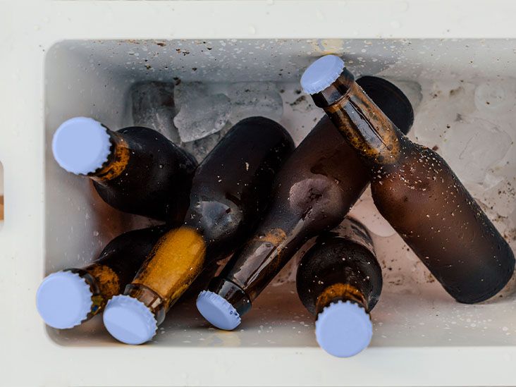 Por qué el consumo excesivo de alcohol es más peligroso para tu hígado que el consumo diario de alcohol