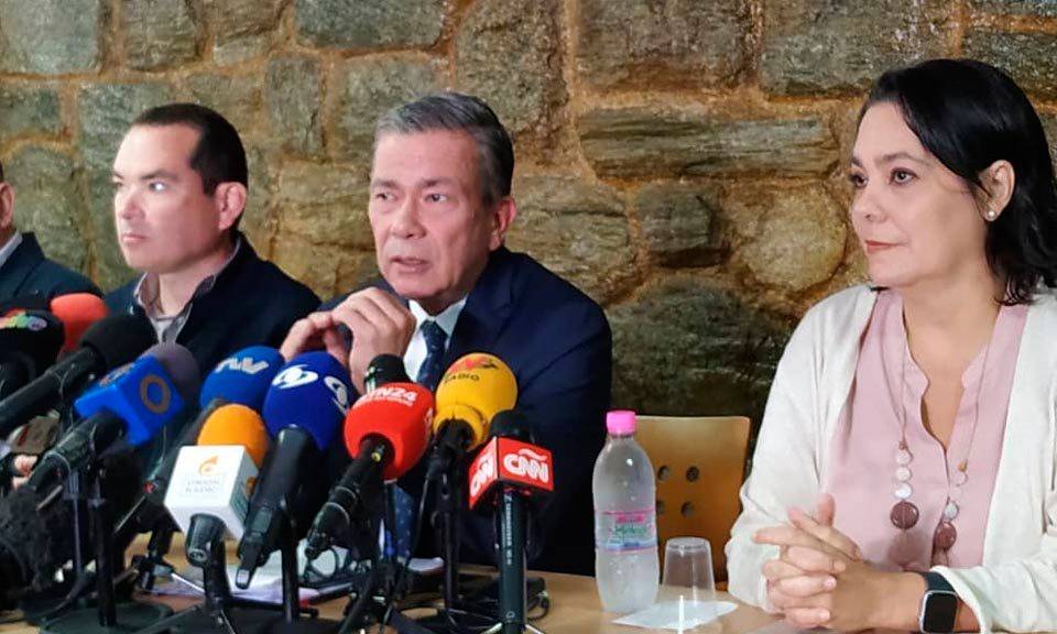 Oposición apoya "todas las iniciativas" que impulsen el retorno a México