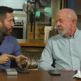 Lula llama a votar a mayores en transmisión con Janones