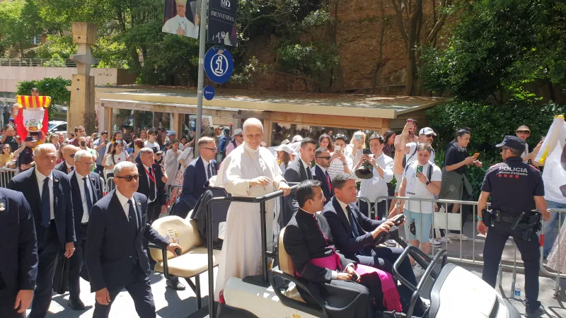 Un titular sobre el papa y su salud abrió la jornada