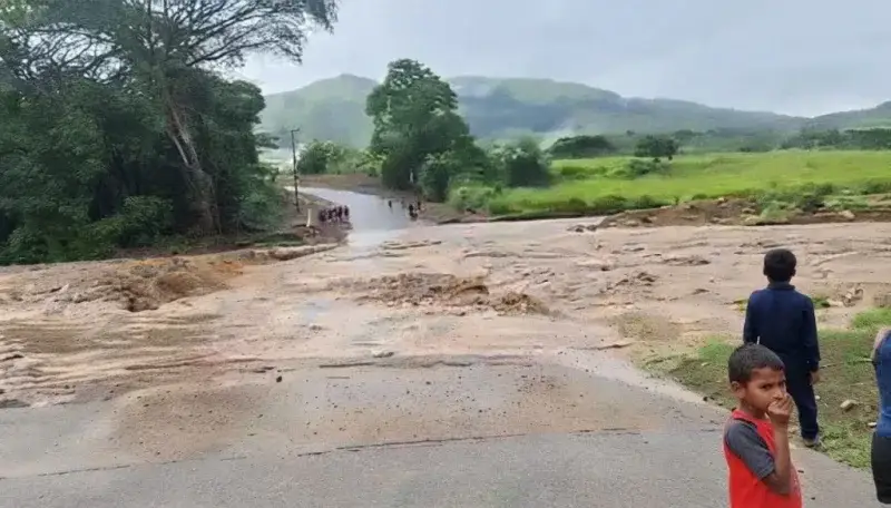 Crecida del río Agua Blanca anega 17 viviendas en el estado Sucre