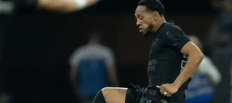 Corinthians del “Brujo” Martínez goleó a Athletico Paranaense