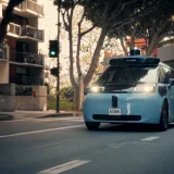 Waymo prepara la llegada de sus robotaxis en Toronto, Canadá