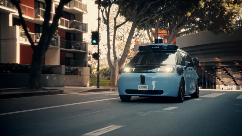 Waymo prepara la llegada de sus robotaxis en Toronto, Canadá