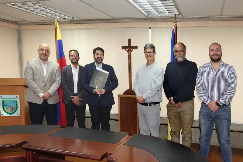 UCAB y Summa impulsarán estudios sobre el sector privado