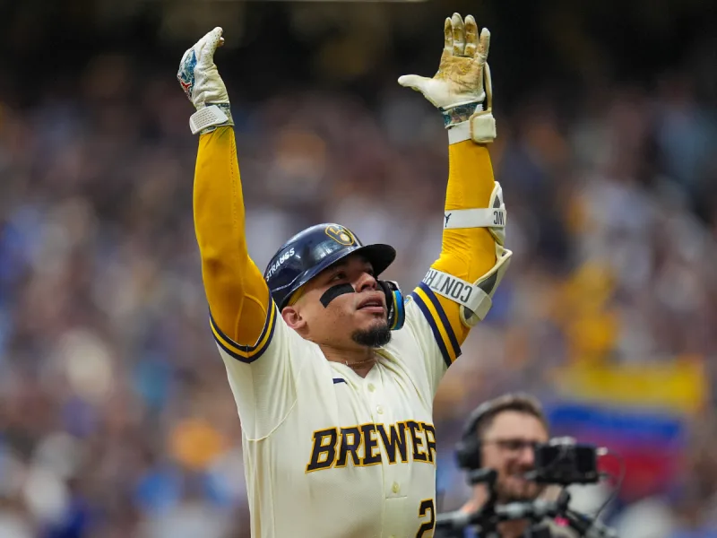 Contreras impulsa a Milwaukee y deja contra las cuerdas a Dodgers
