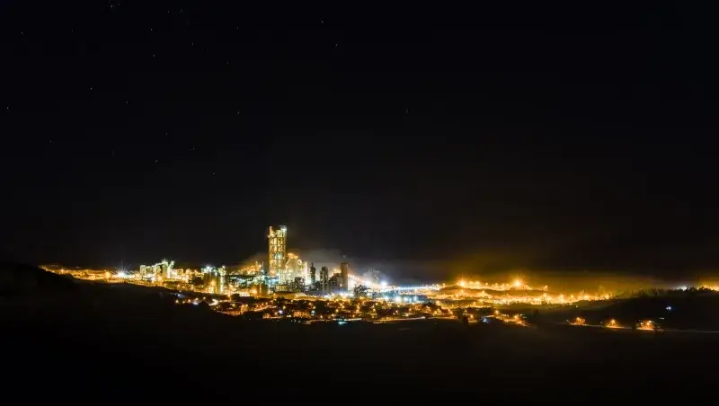 File:Cementera, Yura, Perú, 2015-08-01, DD 129-131 HDR.JPG