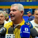 Luis Caldera reinauguró gimnasio deportivo en Maracaibo