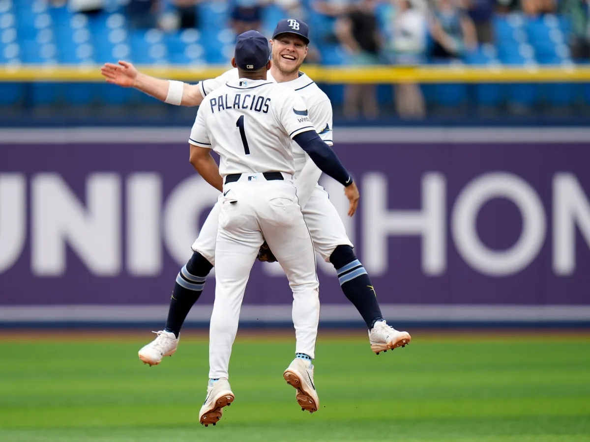 Los Rays aplastan a los Atléticos y afianzan su liderato