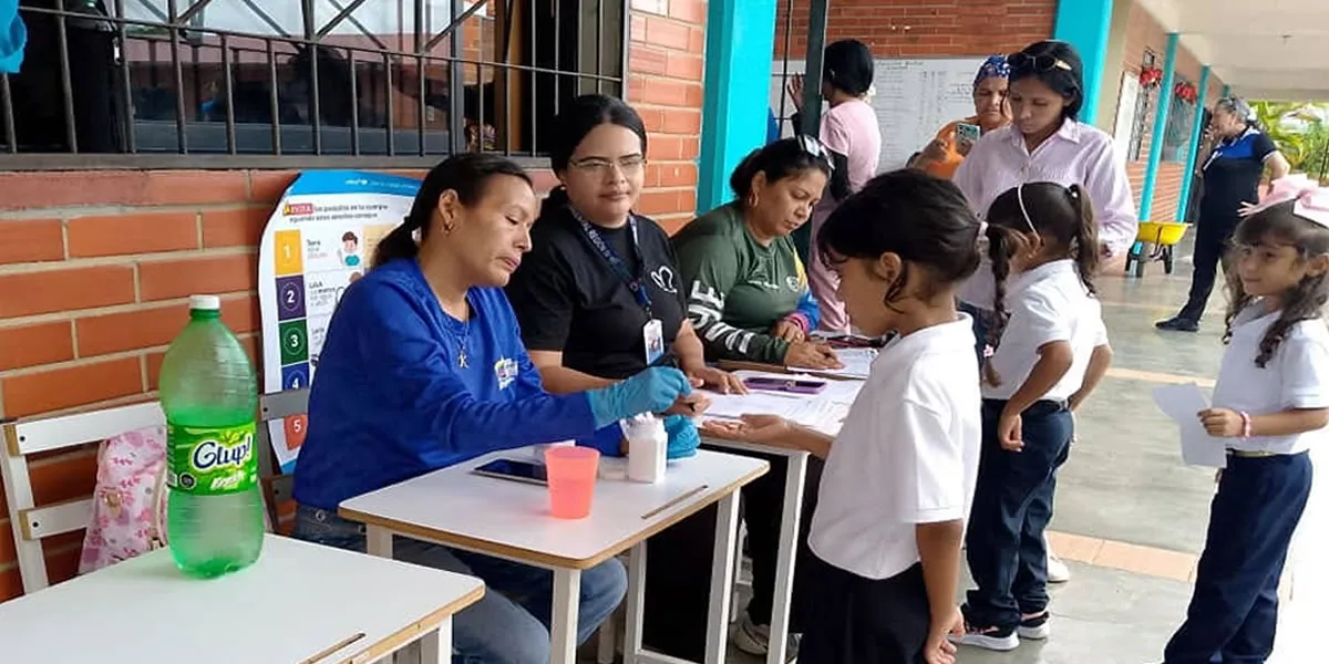 Atienden a 1.200 estudiantes con jornada de desparasitación en Maturín