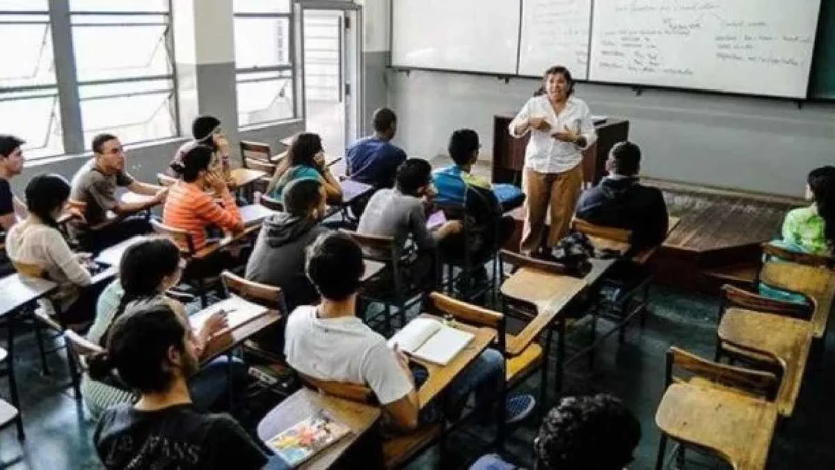 Maestros exigen sueldos dignos y reabrir el diálogo laboral