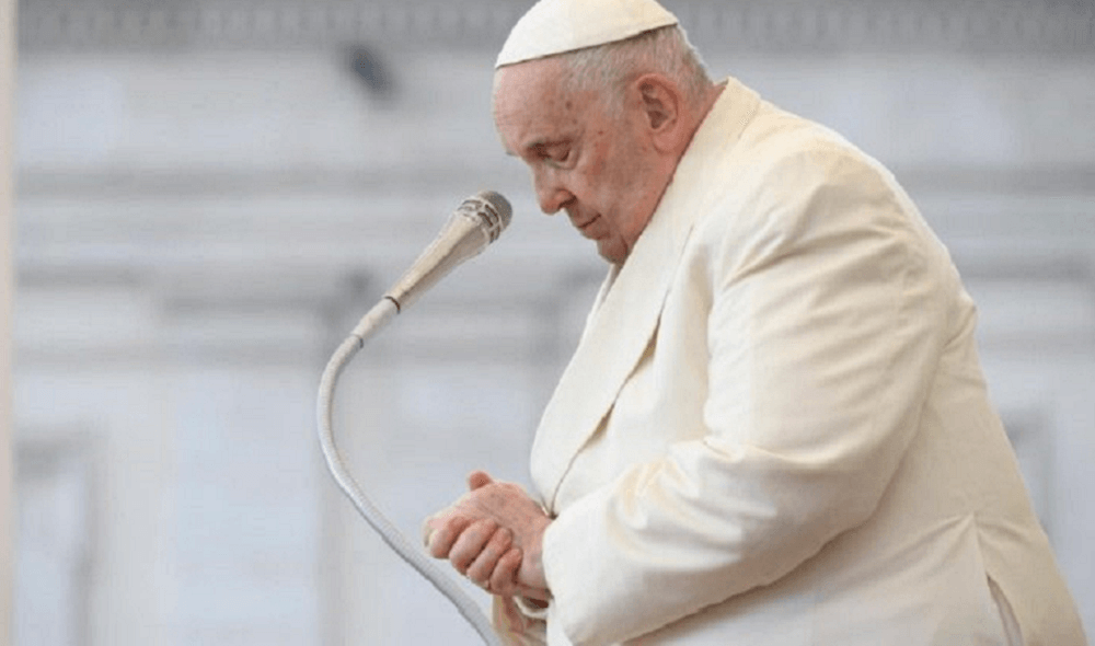 El Papa reza por madres de soldados ucranianos y rusos fallecidos