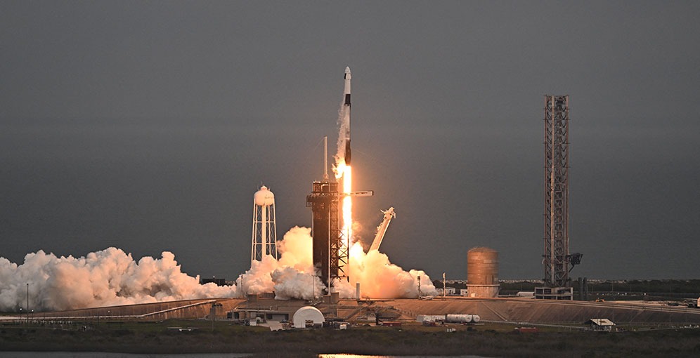 
			Despega la primera misión espacial con tripulación completamente europea		