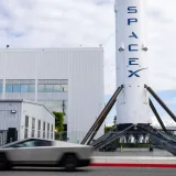 Tesla y SpaceX abren estudio interno para una posible fusión