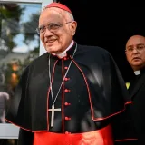 Cardenal Baltazar Porras advierte sobre saturación informativa