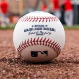 MLB plantea recortar calendario y ampliar playoffs desde 2029