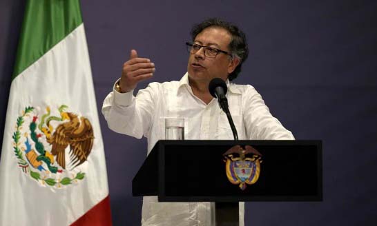 Petro culpa al "bloqueo económico" de la crisis migratoria 