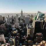 Nueva York apunta a utilidades récord por más de US$90.000 millones