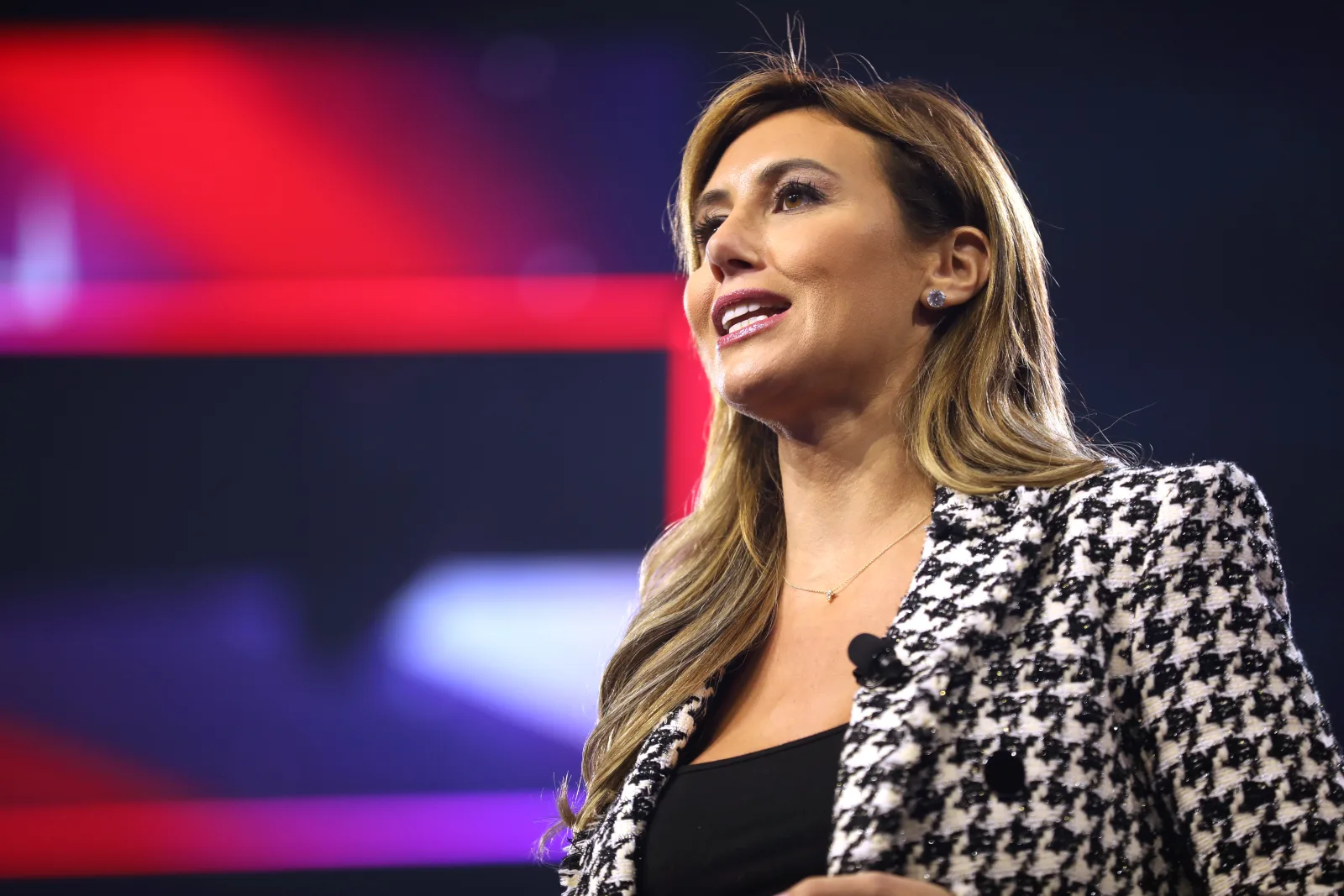 Julio Herrera Velutini contrató a Alina Habba por US$50 millones