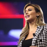 Julio Herrera Velutini contrató a Alina Habba por US$50 millones