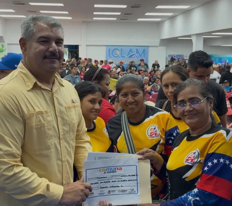 Zulia entrega financiamientos a 292 circuitos comunales