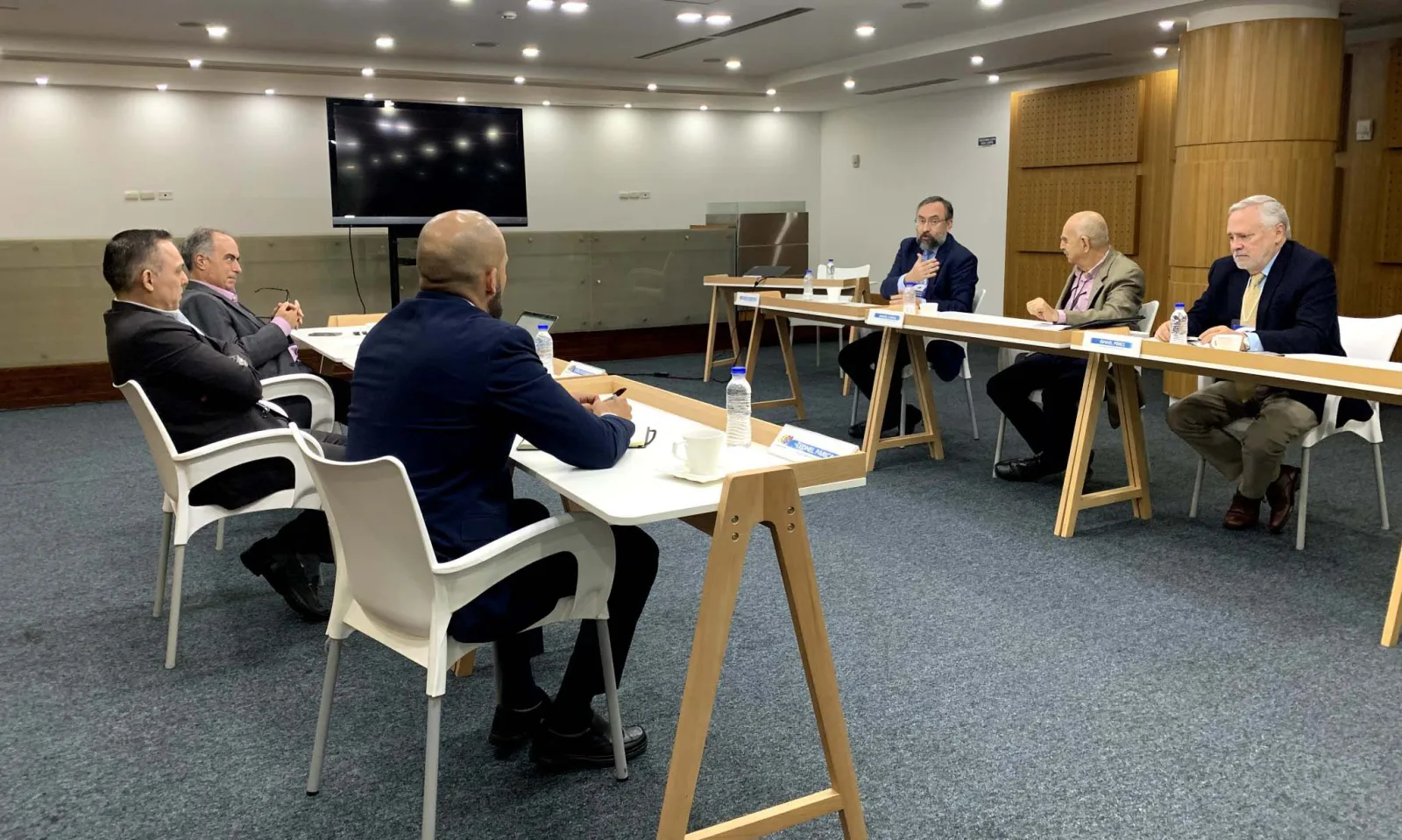 CNP aclara puntos con el CNE para continuar consultas