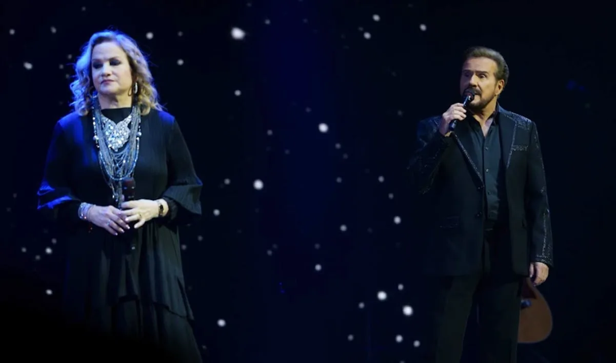 Pimpinela sacude el Auditorio Nacional con sus dramas