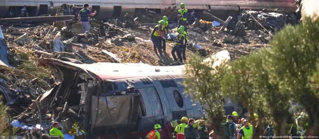 Choque de trenes en Toledo deja al menos 64 fallecidos