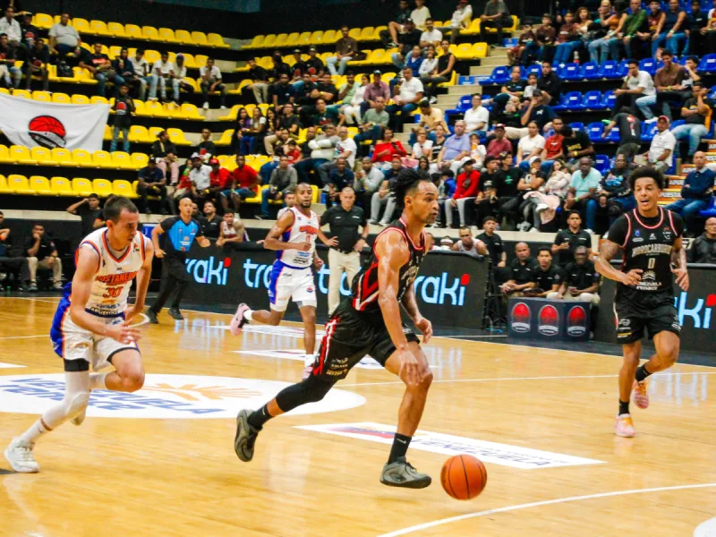Hidrocarburos venció 72-62 a Costaneros en la Liga Superior