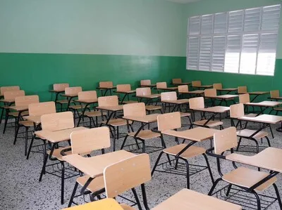 Suspensión parcial de clases en el Gran Santo Domingo genera caos