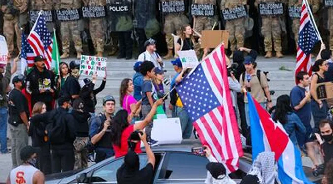 Interrumpen dos veces a Trump en mitin en San Antonio