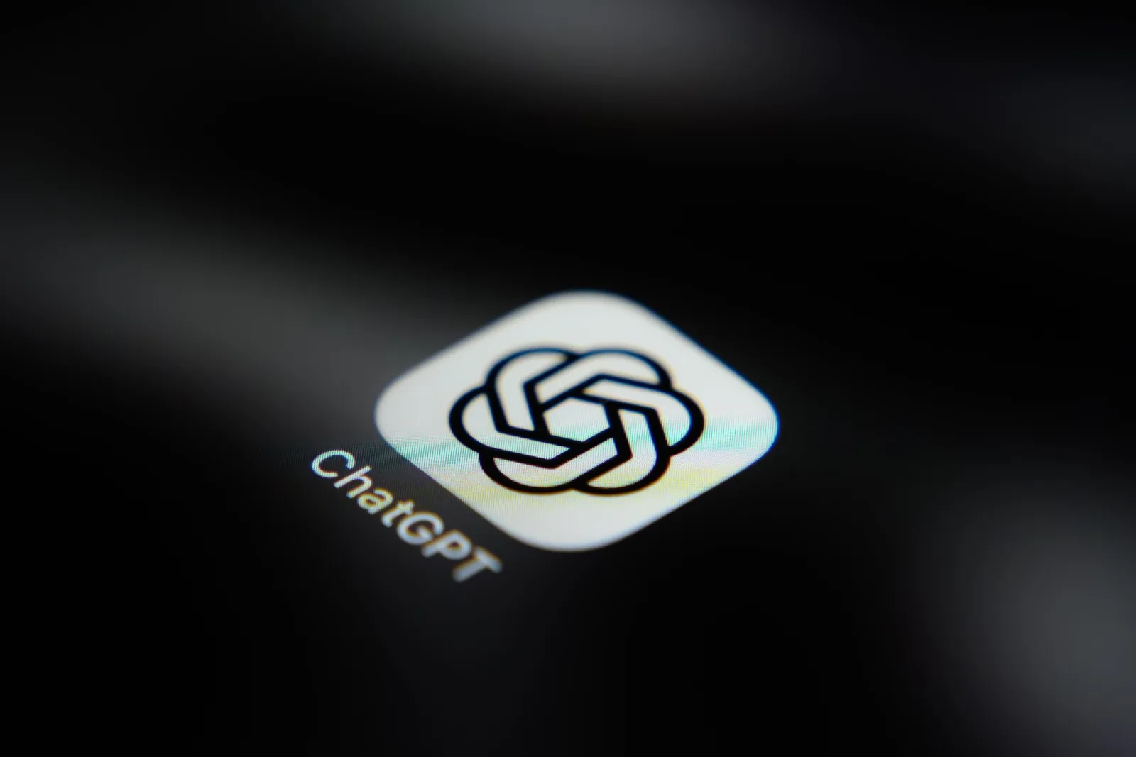 OpenAI suspende suscripciones Pro por alta demanda de Astra