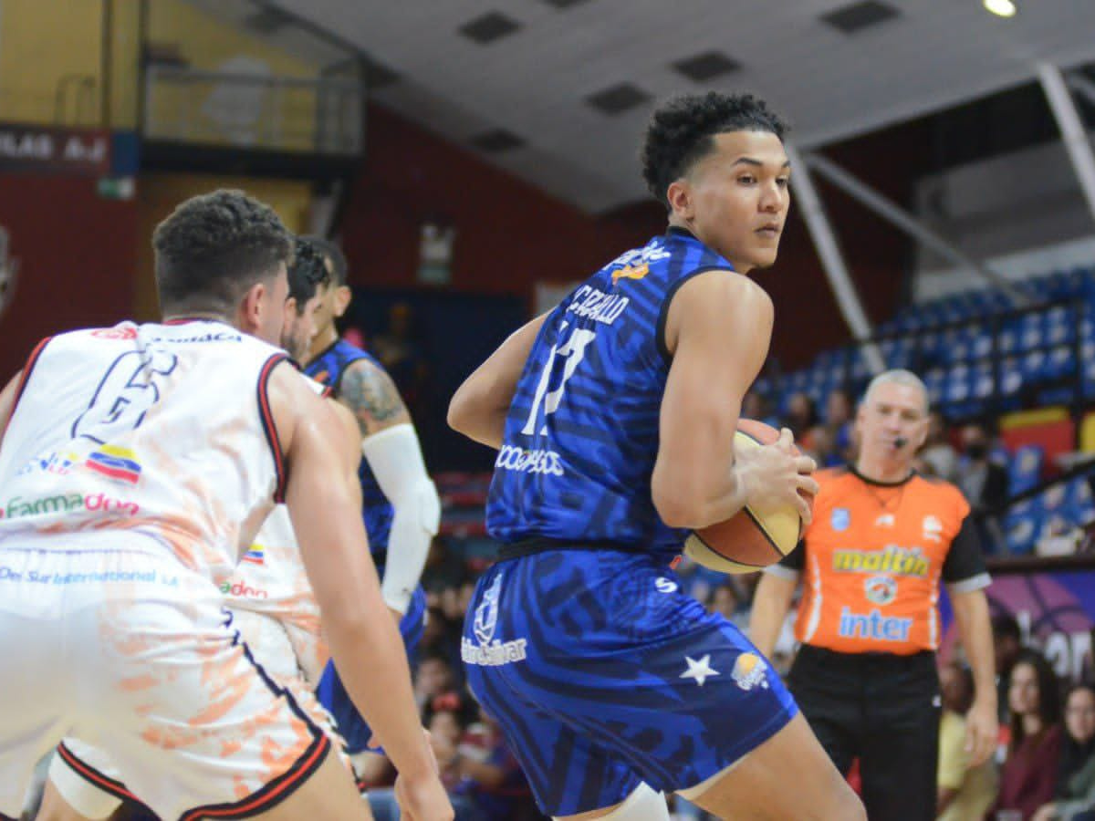 Gigantes sacó un agónico triunfo ante Cangrejeros