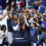 Knicks congelan extensiones en medio de tensión con Towns