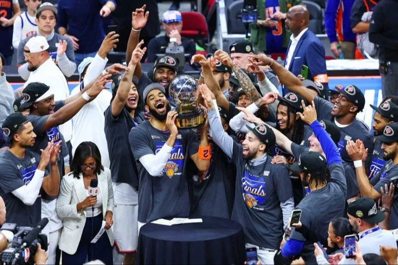 Knicks congelan extensiones en medio de tensión con Towns