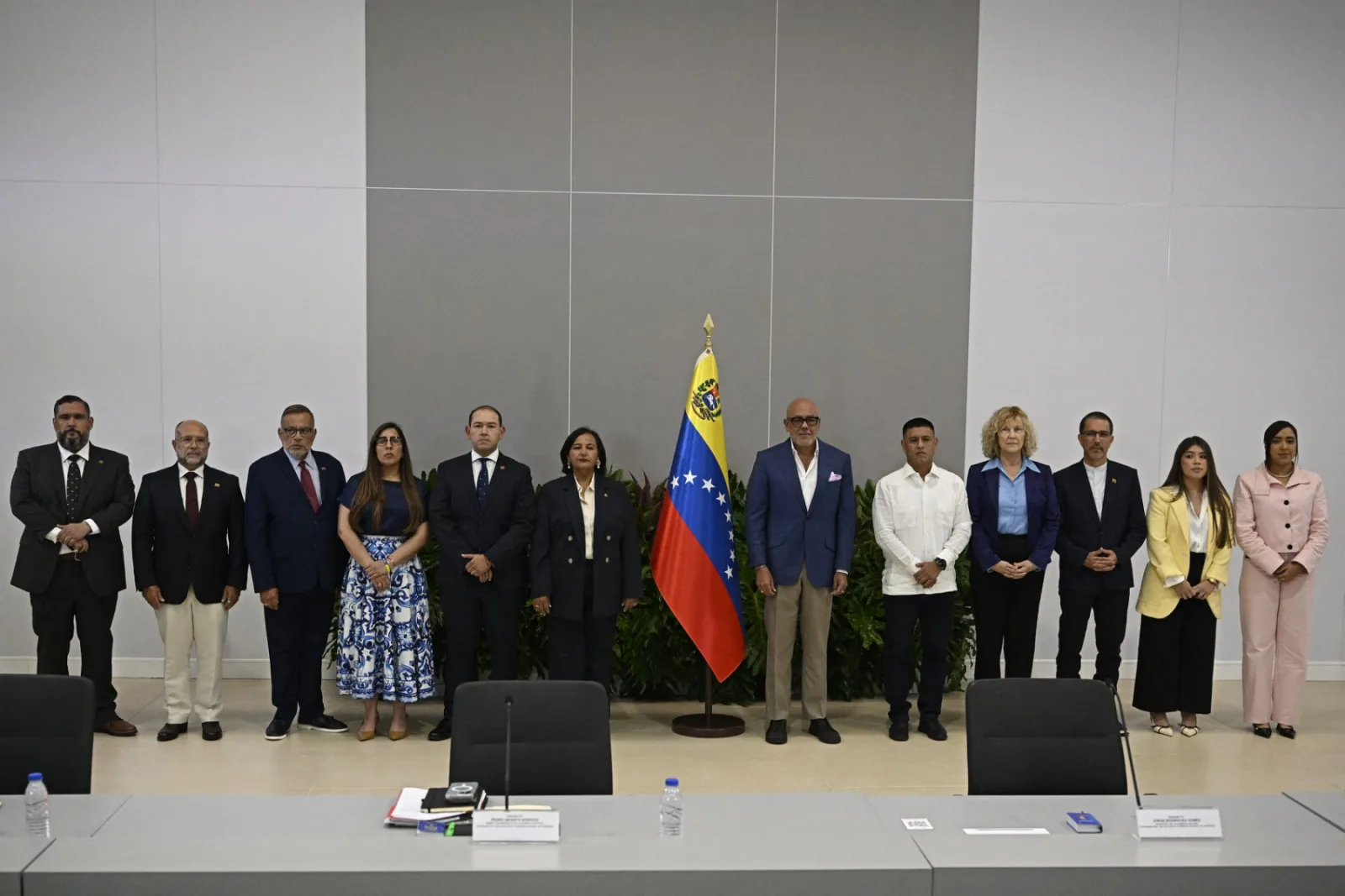 Delegación opositora abordará garantías y libertad de expresión