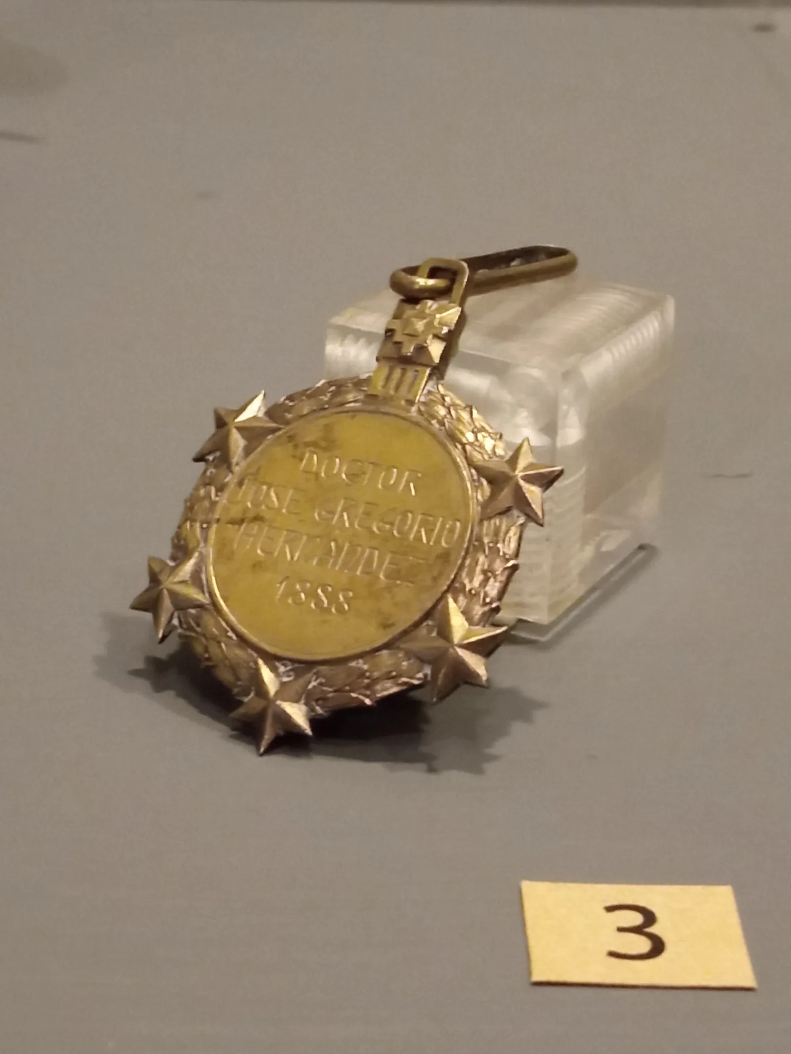 Medalla de graduación de José Gregorio Hernández