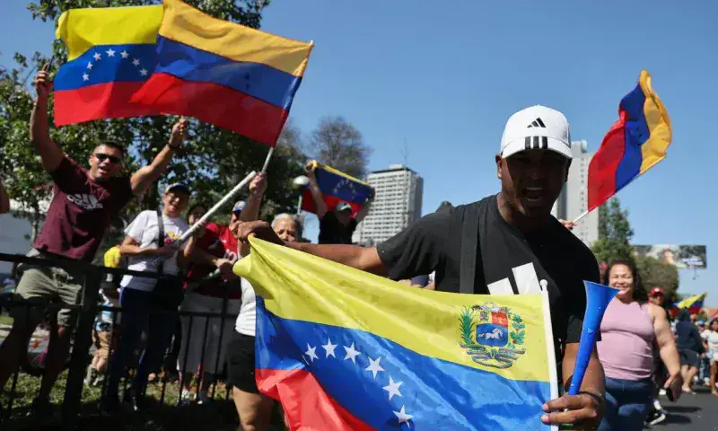 Más de 45.000 venezolanos salen del mercado laboral chileno en un año