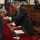 Rafael Cadenas recoge el Cervantes con un llamado a la democracia