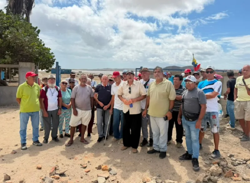 Jubilados de Salinas de Araya completan 237 días en huelga