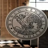 Chile pone en circulación una moneda de 50 pesos para sostener