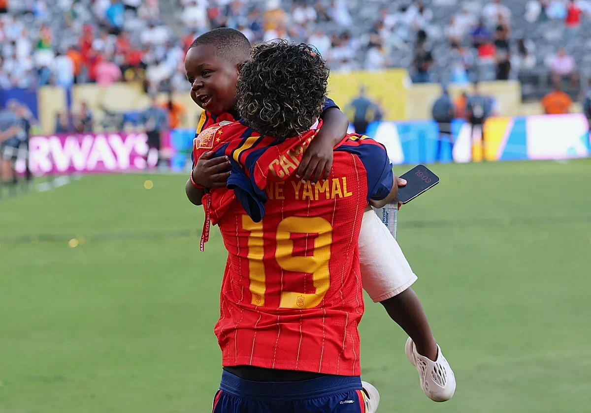 La madre de Lamine Yamal y años de trabajo para sacar a su familia