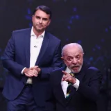 Lula dice que debatir con Flávio Bolsonaro le incomodó