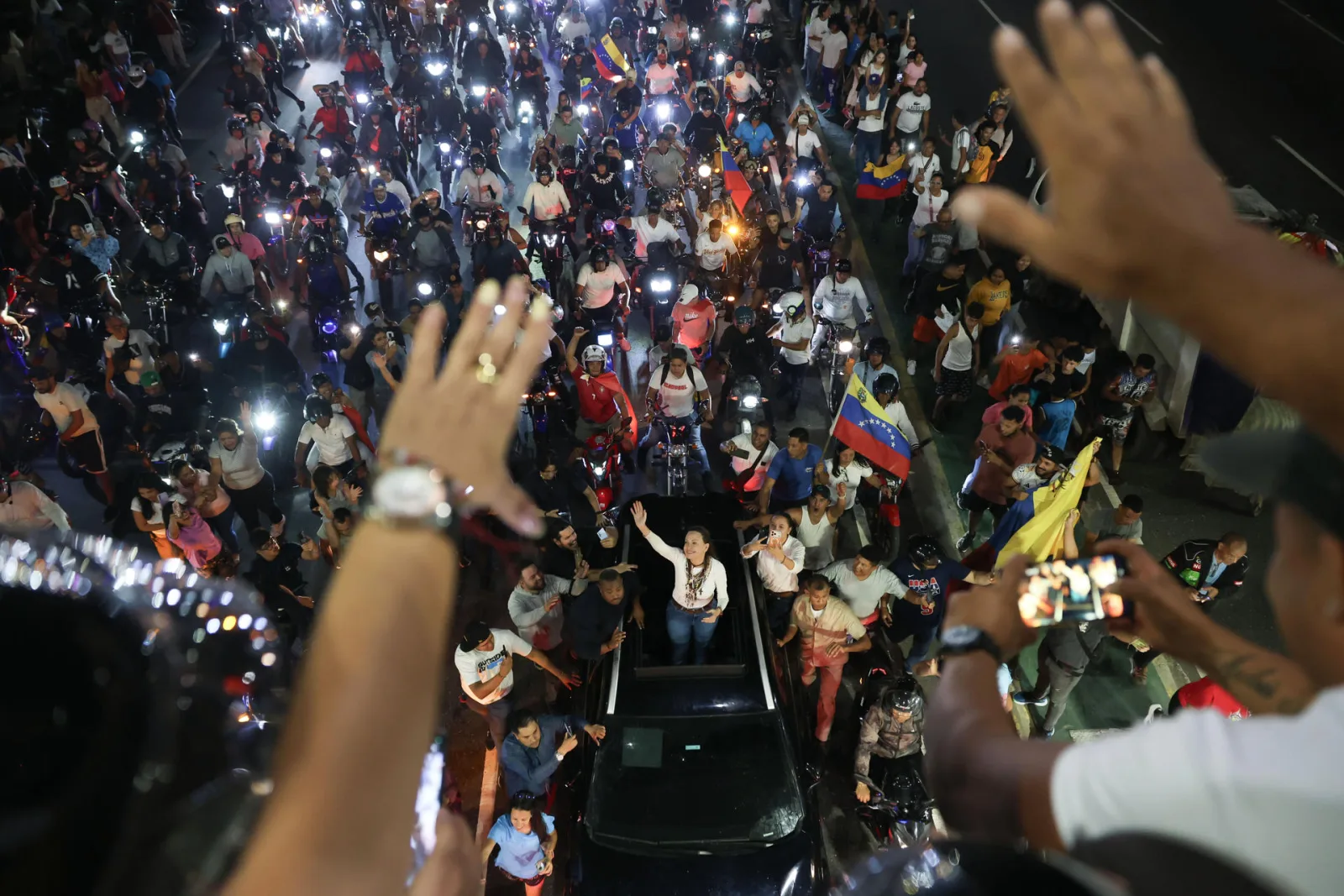 Machado reaparece en Barquisimeto y reactiva la ruta opositora