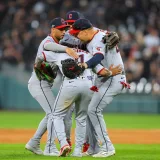 Rocchio impulsa a Cleveland y alarga la serie 2-1