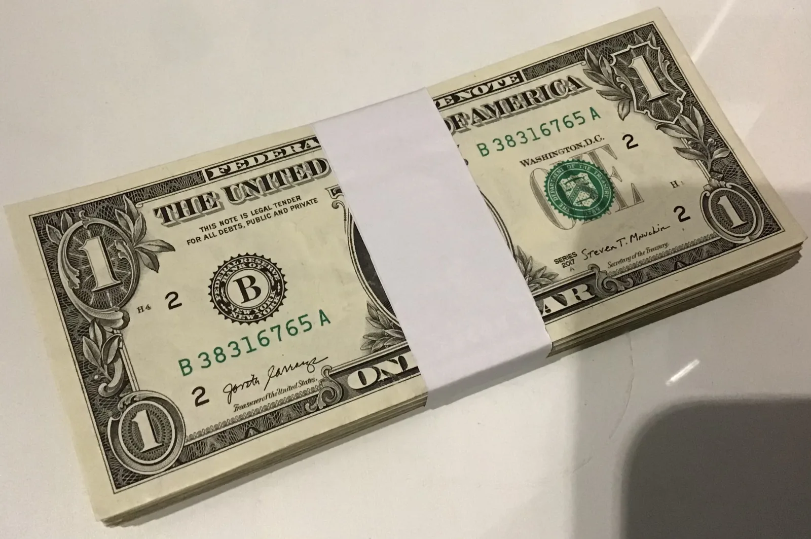 Dólar hoy en Venezuela: el paralelo baja a 891,93 Bs este martes